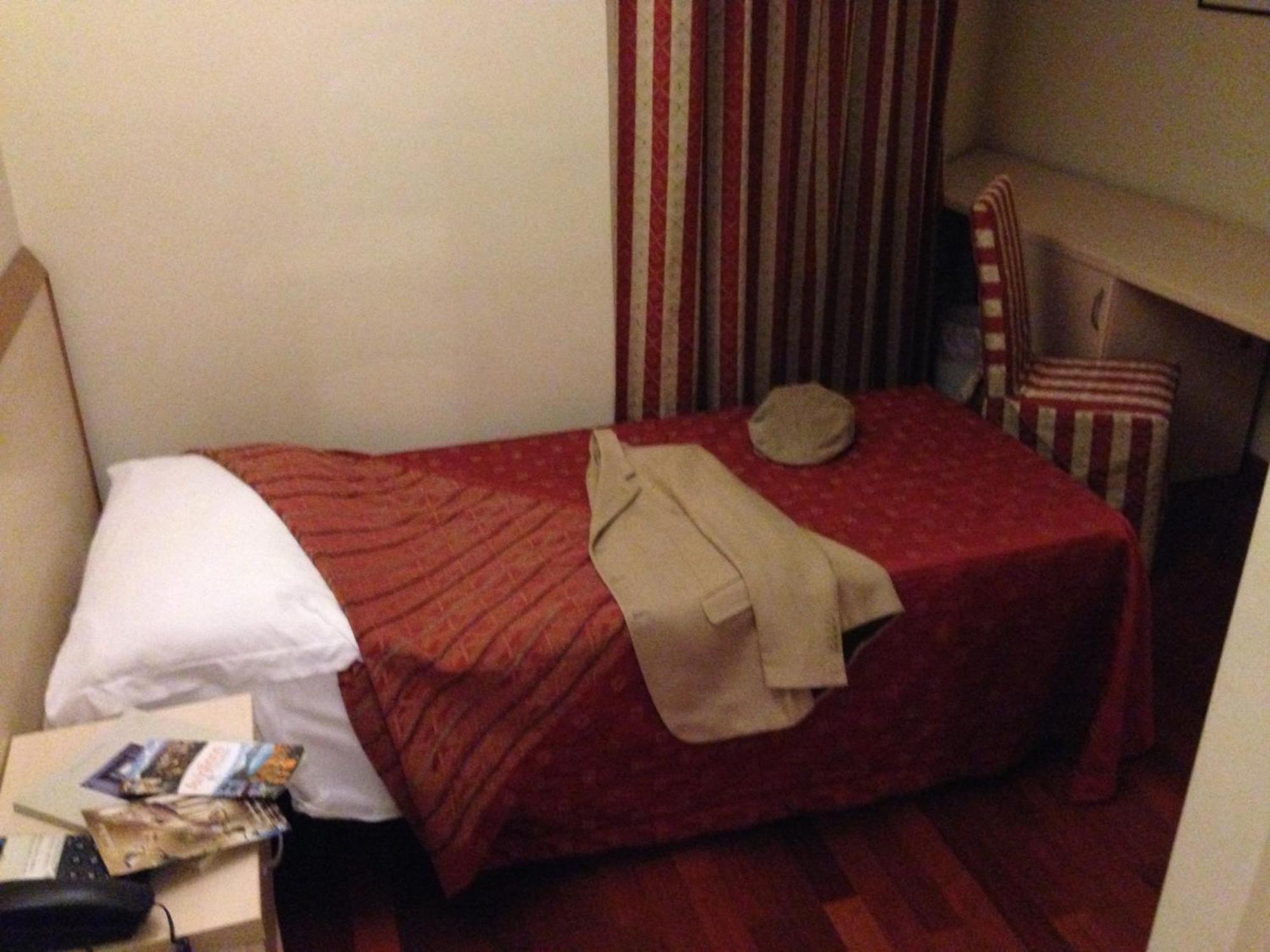 Hotel Caprice Avigliana Habitación foto