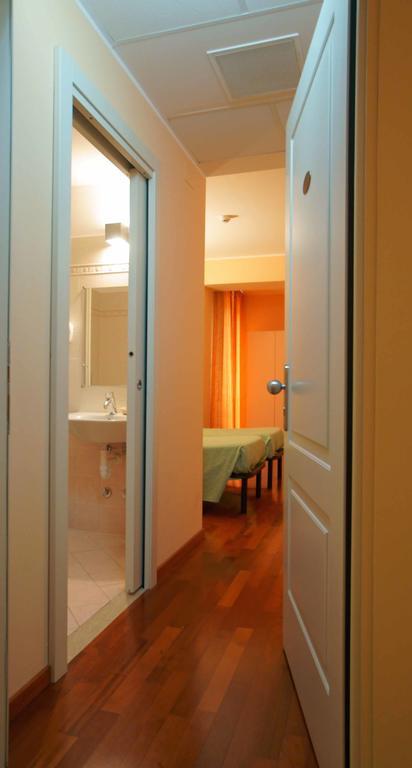 Hotel Caprice Avigliana Habitación foto