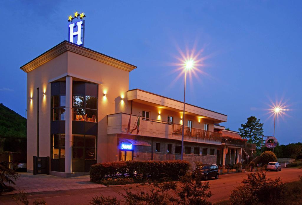 Hotel Caprice Avigliana Exterior foto